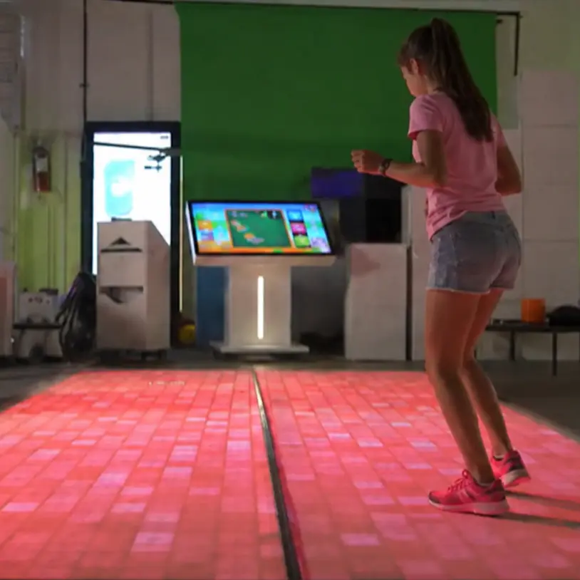 Immersive interactive floor experience